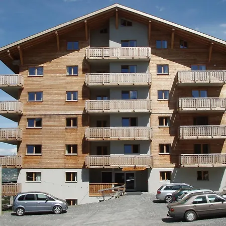 Le Pracondu T63-sup Apartment